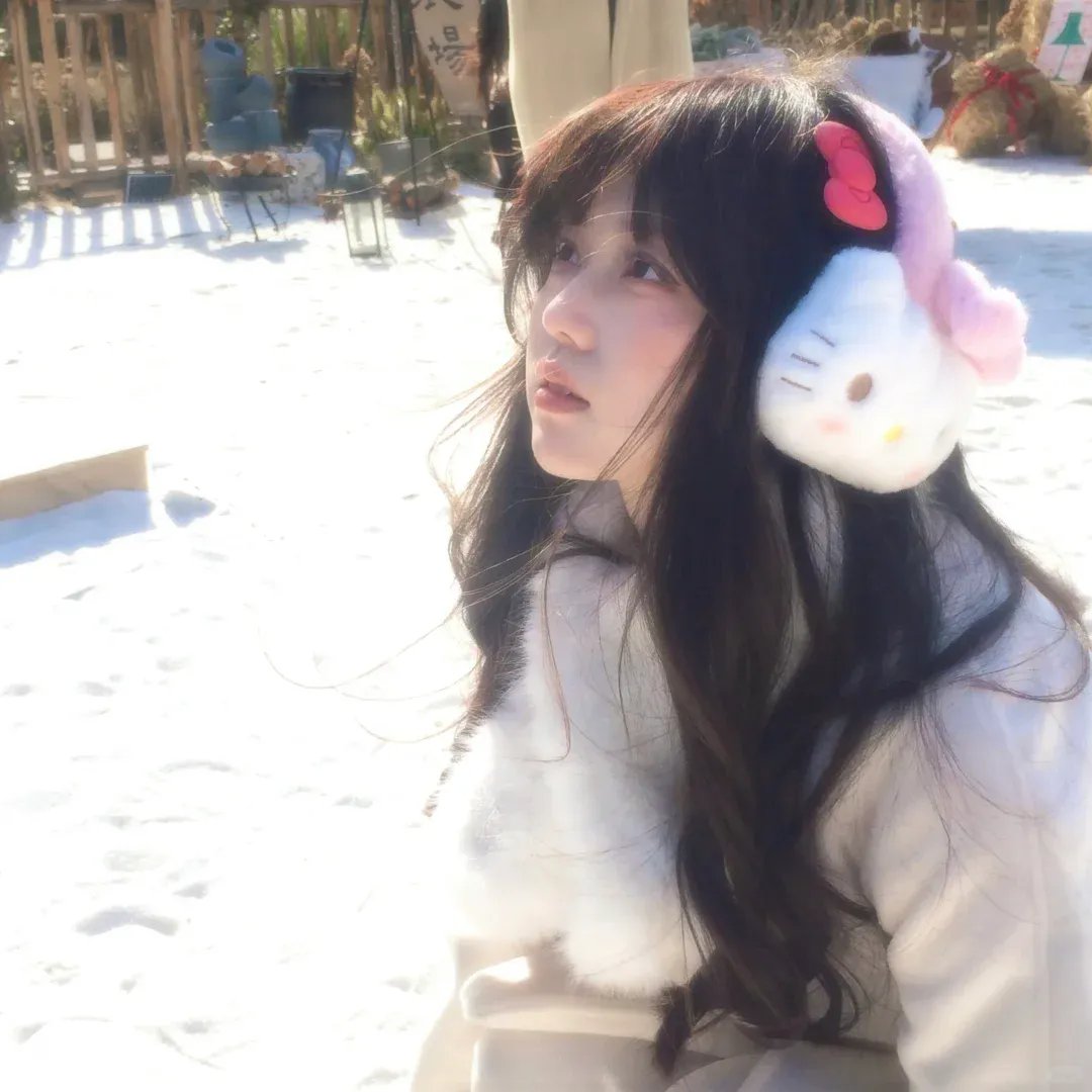 踉跄的女孩